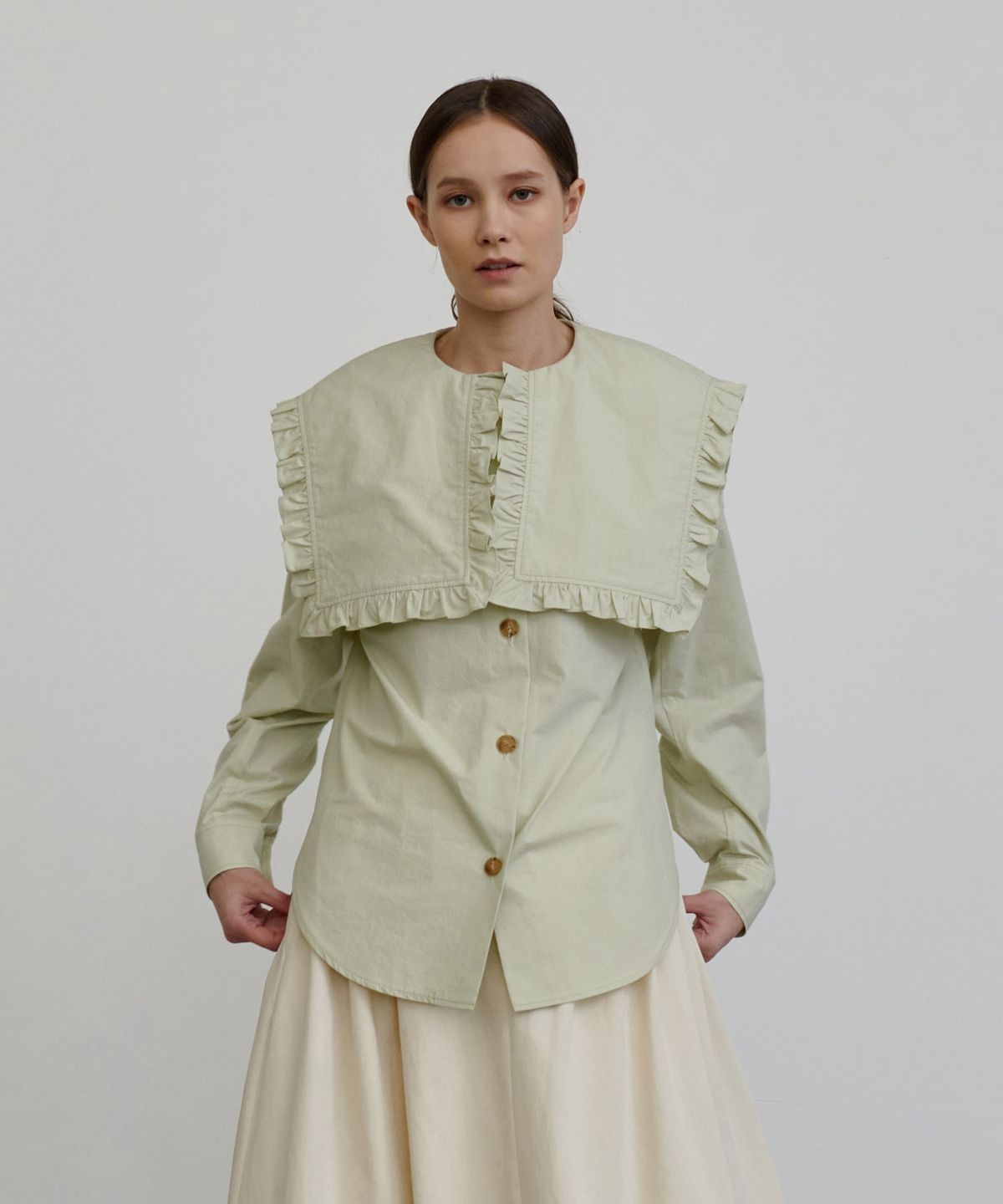 미테(MITTE) RUFFLE SAILOR COLLOR BLOUSE_PALE MINT
