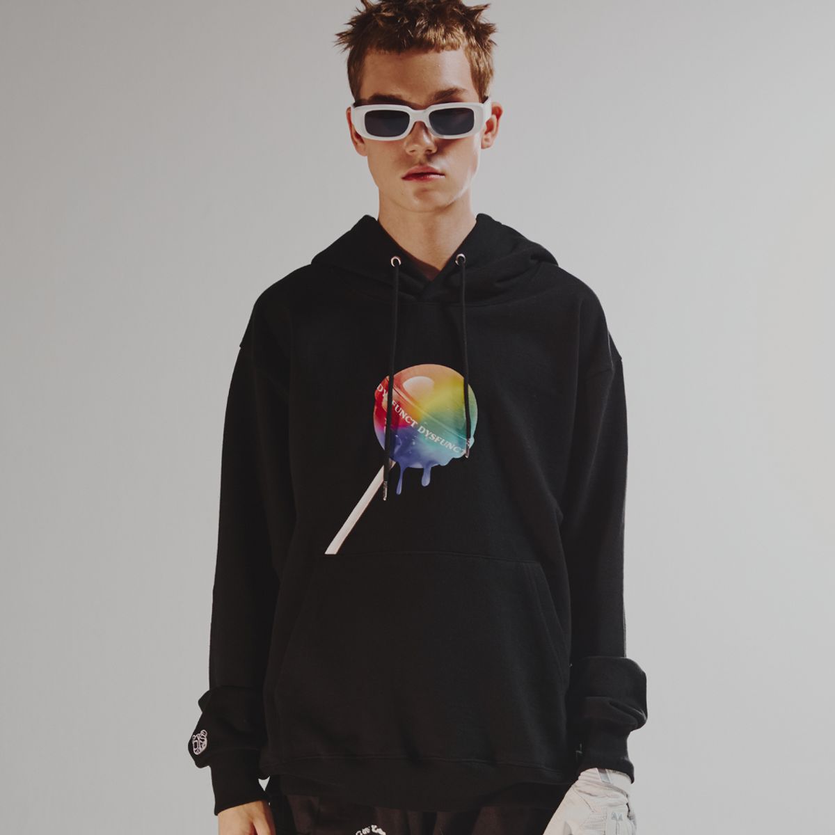 디스펑트(DYSFUNCT) TOO SWEET BUT CUTE HOODIE (BLACK/RAINBOW)