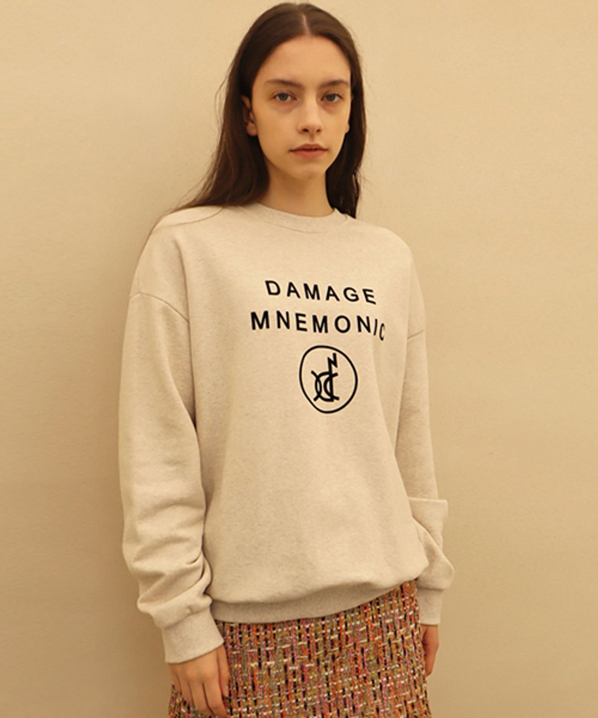 데미지니모닉(DAMAGE MNEMONIC) 오버사이즈 오트밀 맨투맨_Oversize Oatmeal MTM