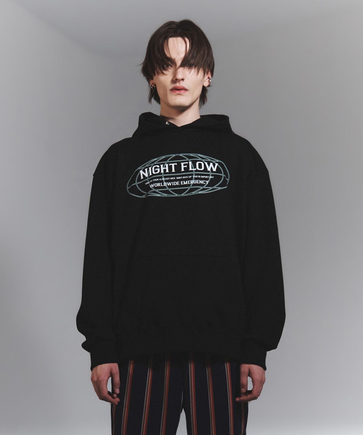 나이트플로우(NIGHT FLOW) Worldwide Emergency Backbone Dna Hoodie (Black)