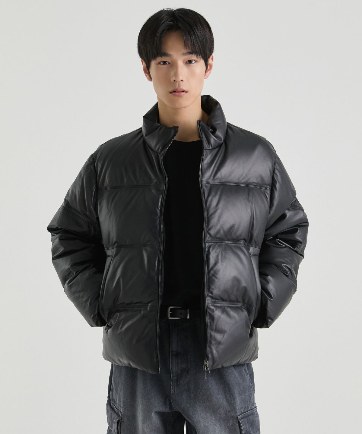 무신사 스탠다드(MUSINSA STANDARD) 램스킨 다운 푸퍼 숏 패딩 재킷 [블랙]