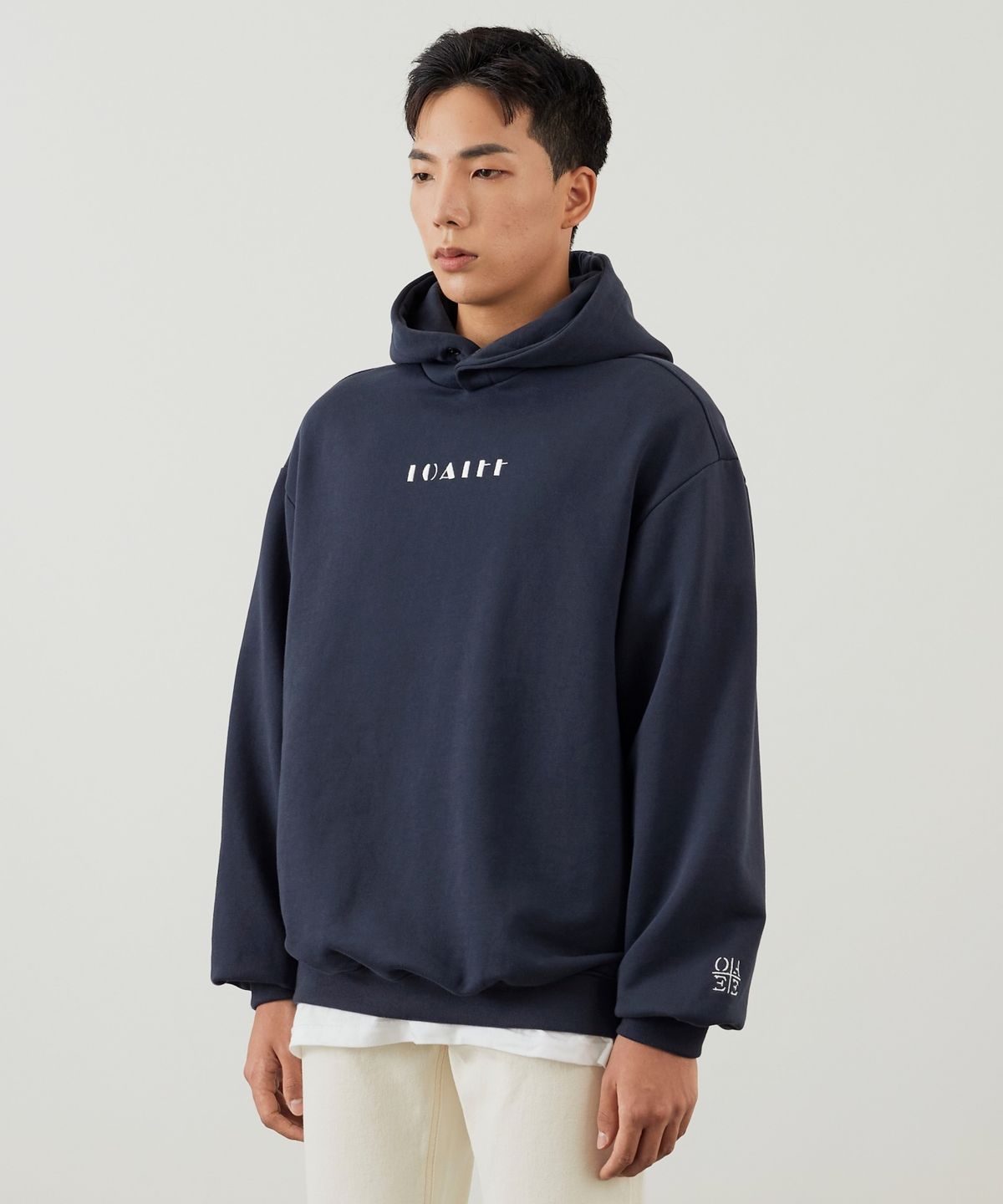 투어티(TOATEE) 에센셜 후드스웨트 네이비
