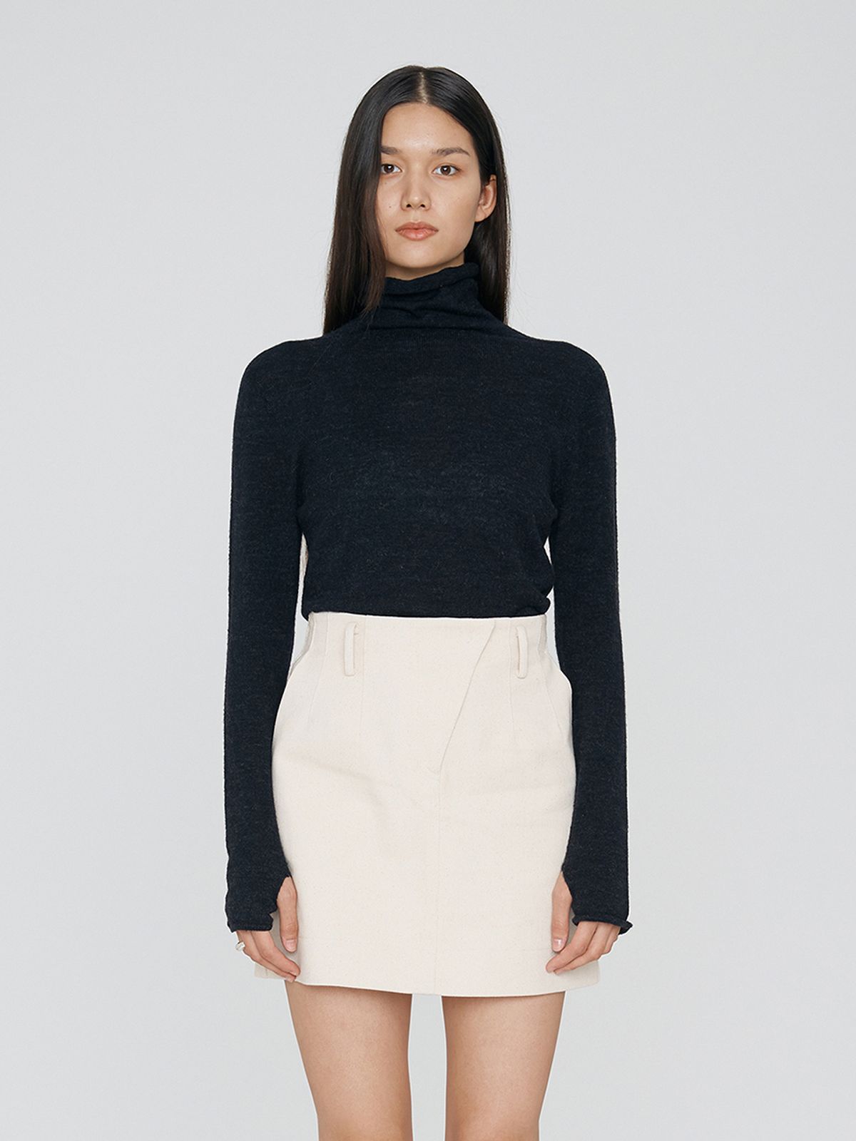 렘플레이스먼트(REMPLACEMENT) FINGER HOLE TURTLE NECK - BLACK