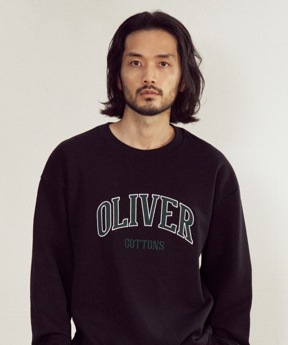 올리버코튼즈(OLIVERCOTTONS) 올리버 스웻셔츠 (블랙)