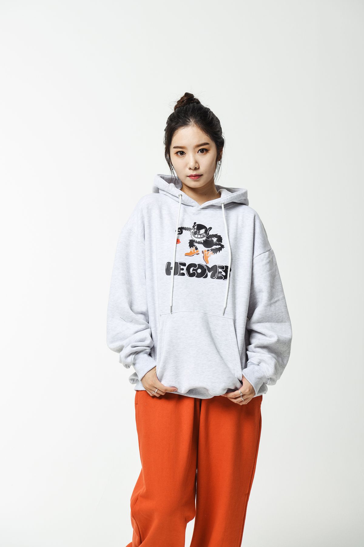 스터퍼(STUFFER) Stuffer he comes Hoodie