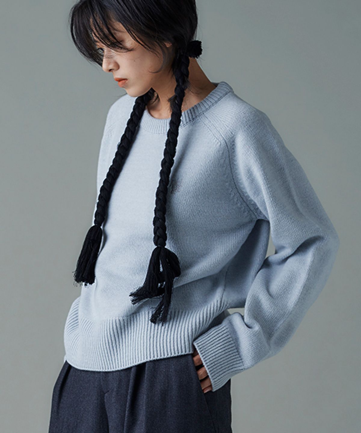 로희어패럴(ROHEE APPAREL) 로고 포인트 라운드넥 니트 / P.민트