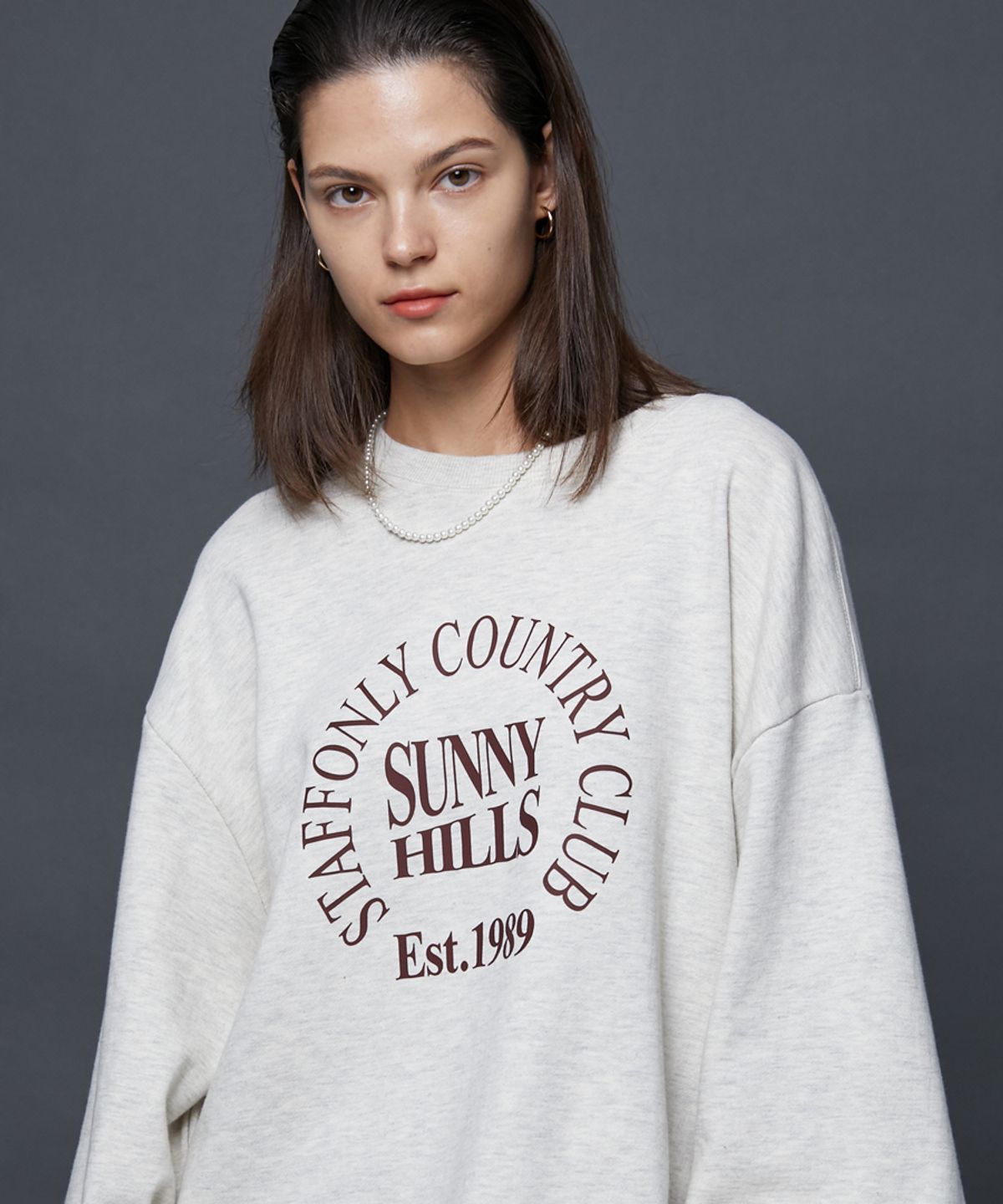 스텝온리(STAFFONLY) EST 1989 SWEATSHIRTS (MELANGE IVORY)