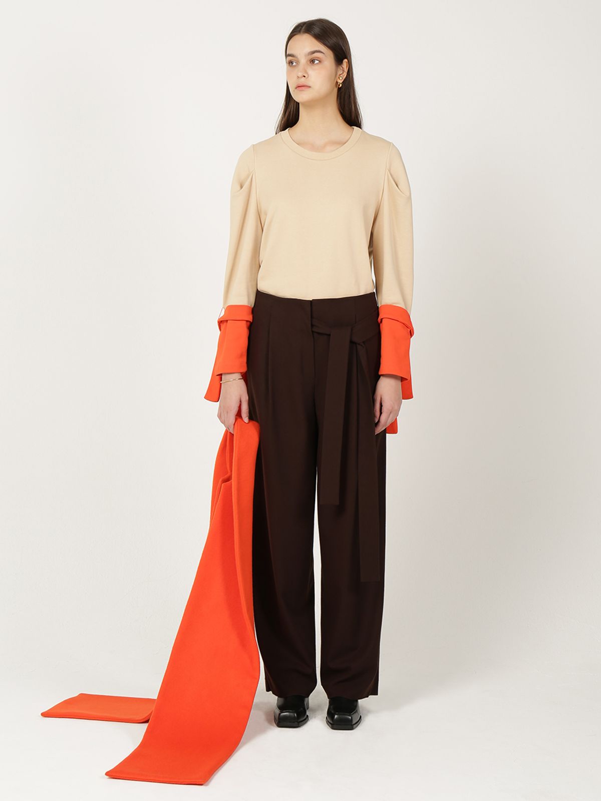 르이엘(LE YIEL) Tuck Detail Wide Pants_Brown 턱 디테일 와이드 팬츠_브라운