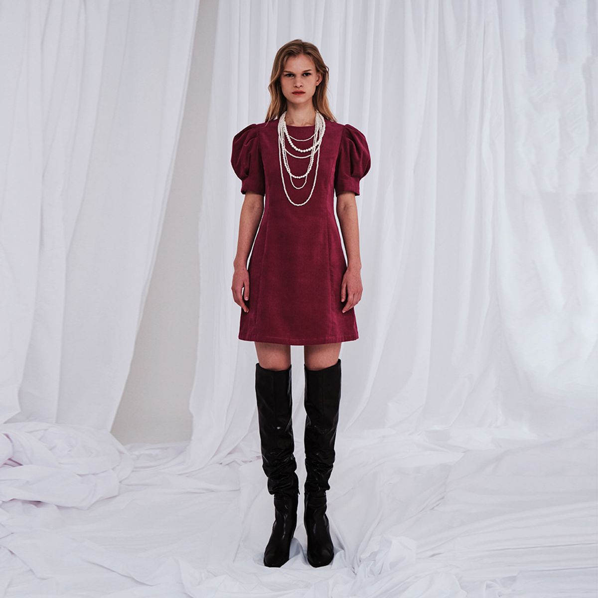 메이크어토스트(MAKE A TOAST) PUFF CORDUROY MINI DRESS PLUM