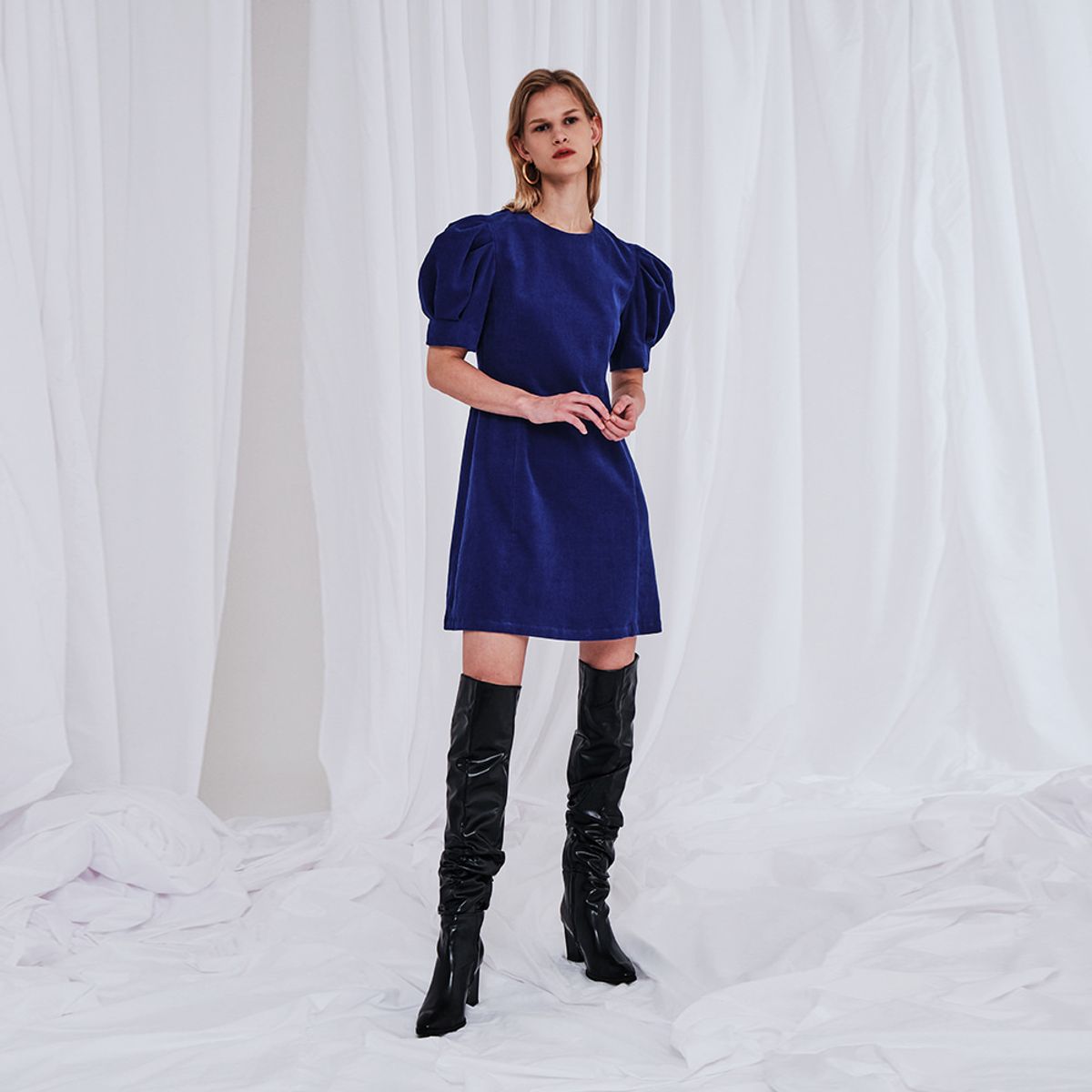 메이크어토스트(MAKE A TOAST) PUFF CORDUROY MINI DRESS BLUE