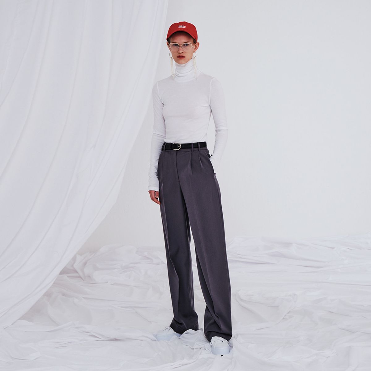 메이크어토스트(MAKE A TOAST) TWO TUCK SLACKS GREY