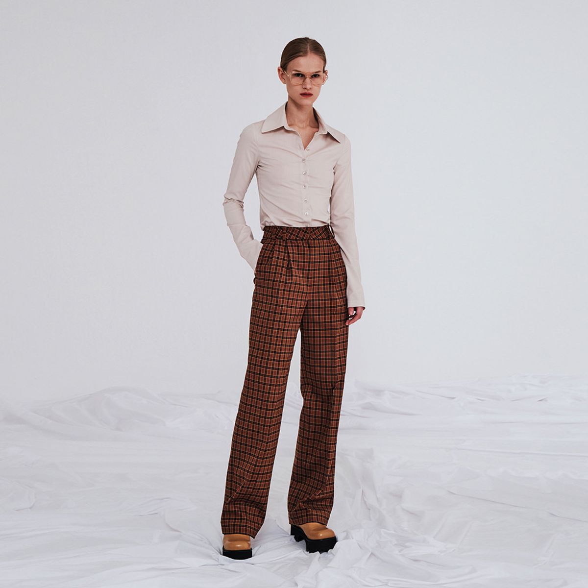 메이크어토스트(MAKE A TOAST) CHECK TWO TUCK SLACKS CHECK BROWN