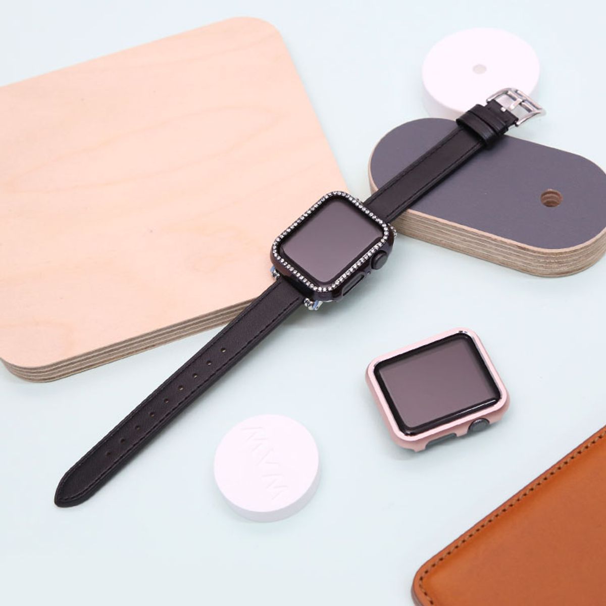 발렌티노 루디(VALENTINO RUDY) VRA232-BK 애플워치스트랩 가죽 밴드 6 5 4 3 2 1 SE 세대 38 40 42 44mm