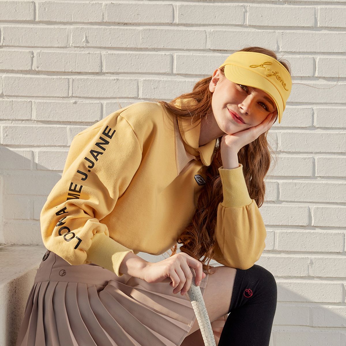 제이제인(J.JANE) 룩앳미 맨투맨 (Yellow)