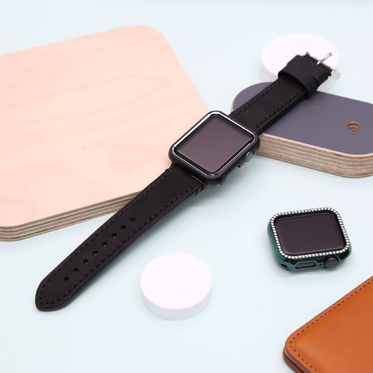 발렌티노 루디(VALENTINO RUDY) CRA101-BK 애플워치스트랩 가죽밴드 6 5 4 3 2 1 SE 세대 38 40 42 44mm