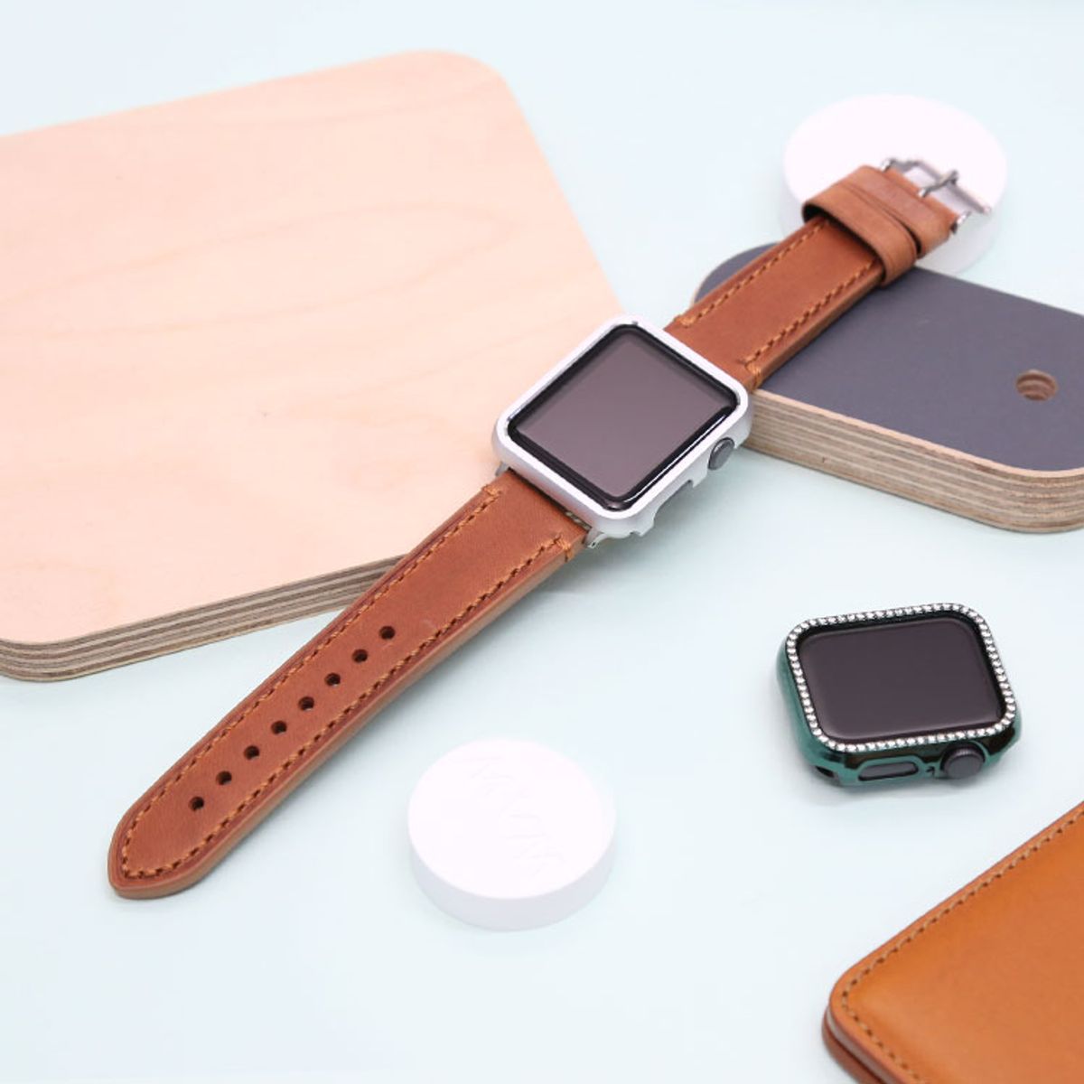 발렌티노 루디(VALENTINO RUDY) CRA101-BR 애플워치스트랩 가죽밴드 6 5 4 3 2 1 SE 세대 38 40 42 44mm