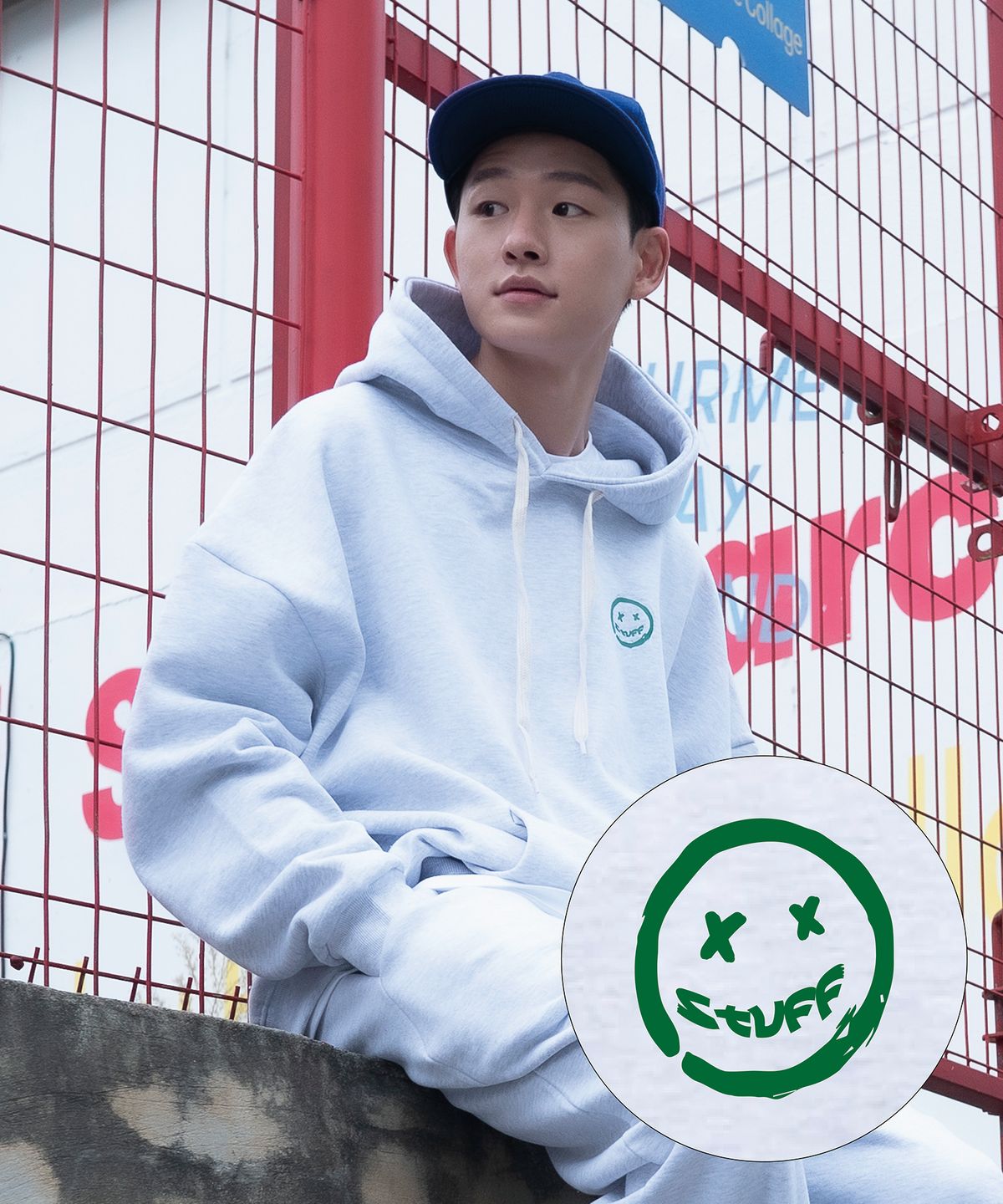 스터프(STUFF) 더티 스마일 로고 후드티 라이트그레이