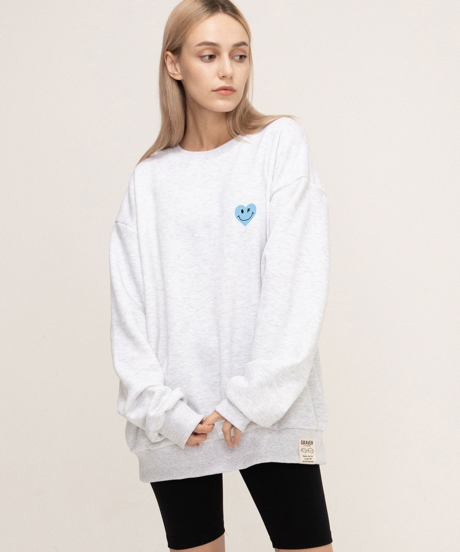 [GRAVER]★SKY BLUE HEART SMILE SWEATSHIRT MUSINSA | GRAVER [UNISEX] SKY BLUE HEART SMILE WHITE CLIP