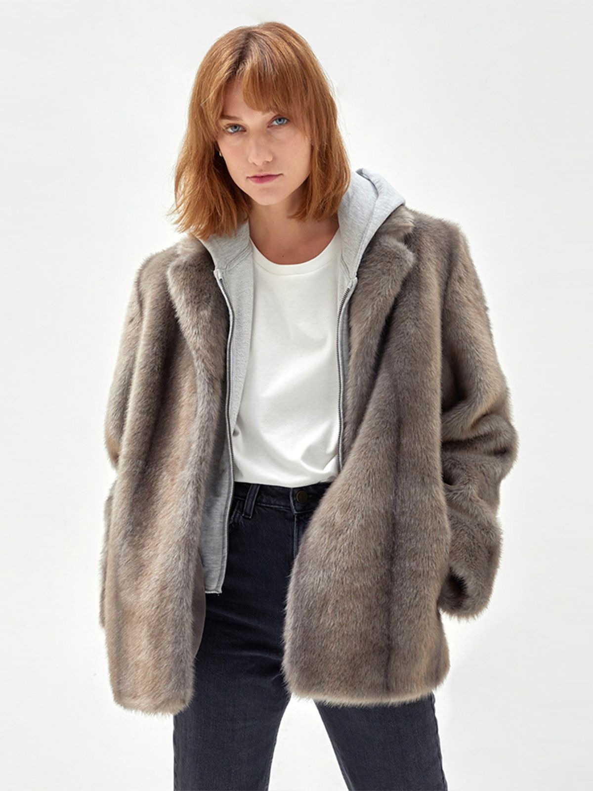 해브레스(HAVELESS) JENNIE FAUX FUR MUSATNG JACKET GREY