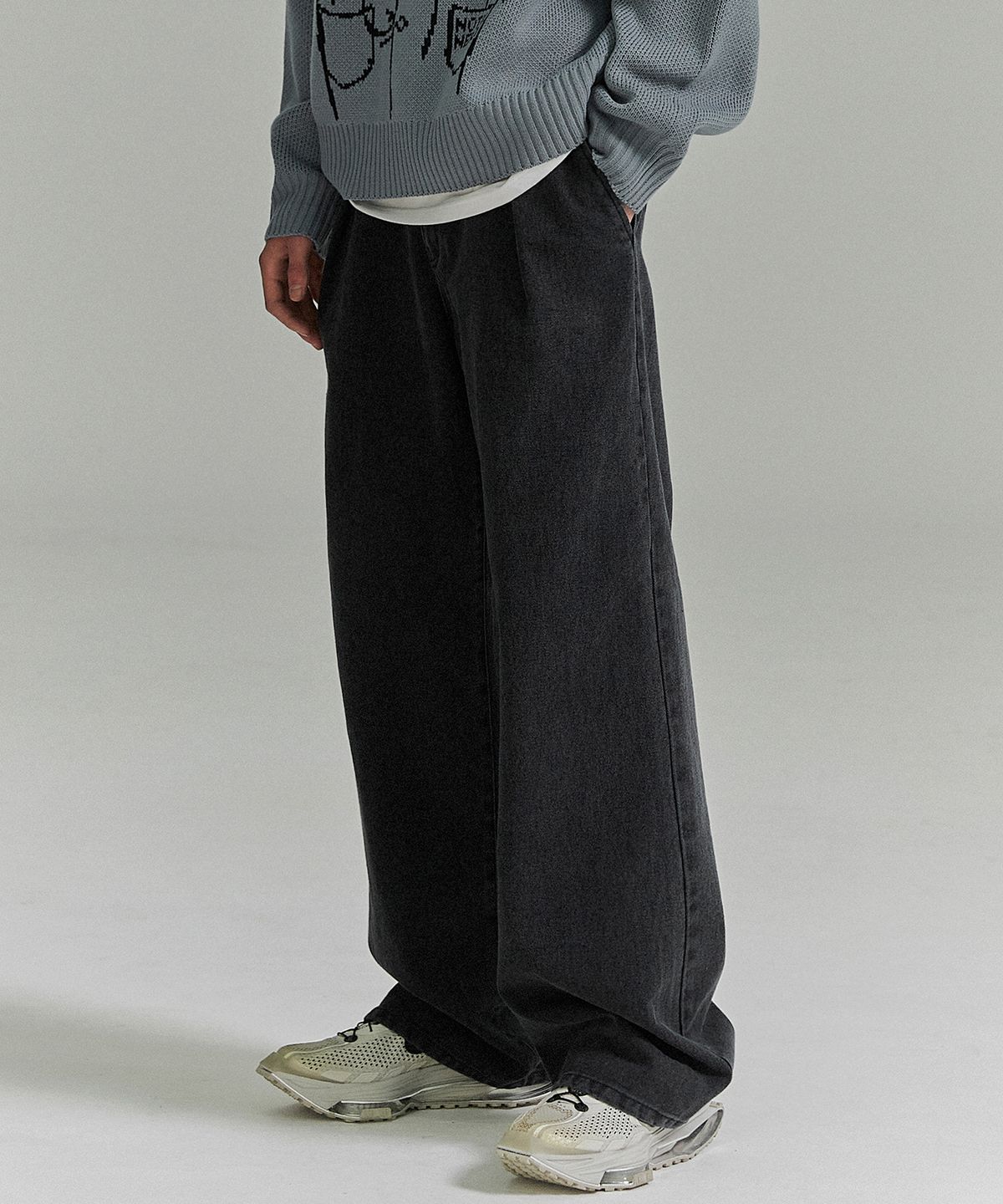 낫포너드(NOT4NERD) Banding One Tuck Wide Denim Pants - Black