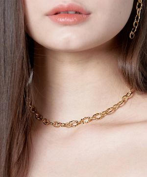 TWIST GOLD CHAIN NECKLACE