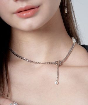 WHITE PEARL CHAIN CHOKER