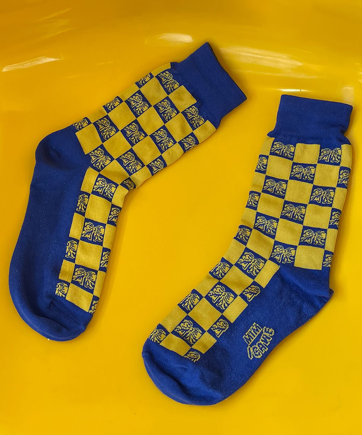 미미카위(MIMICAWE) CHECKERBOARD RIBBON SOCKS/BLUE