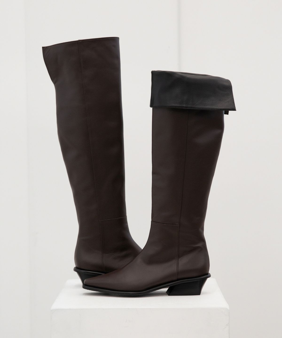 트윗비피(TWVP) Collar Knee-High Boots 칼라 니하이 부츠 21F23BR