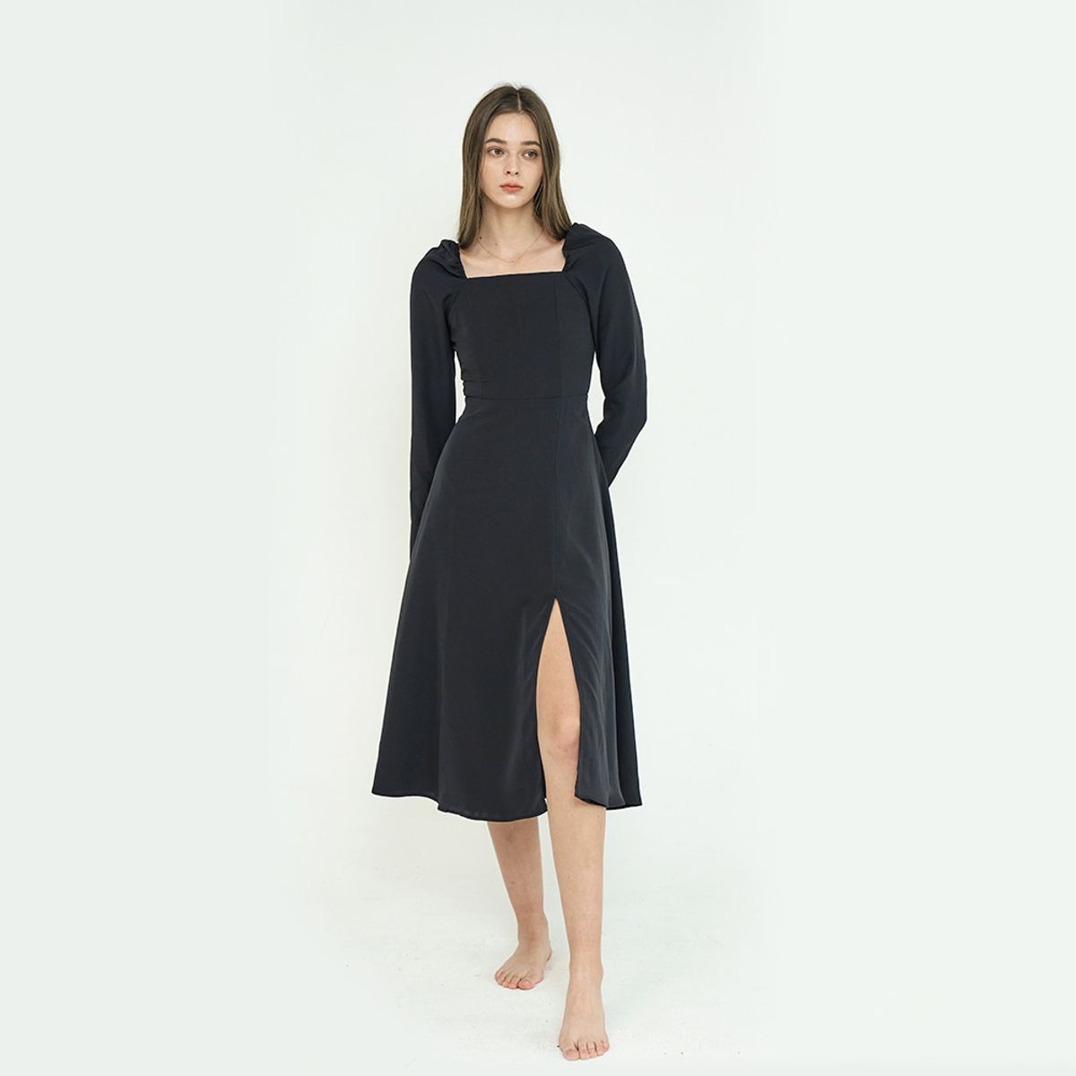 누댓(NUDAT) plain square neck cutout long dress black