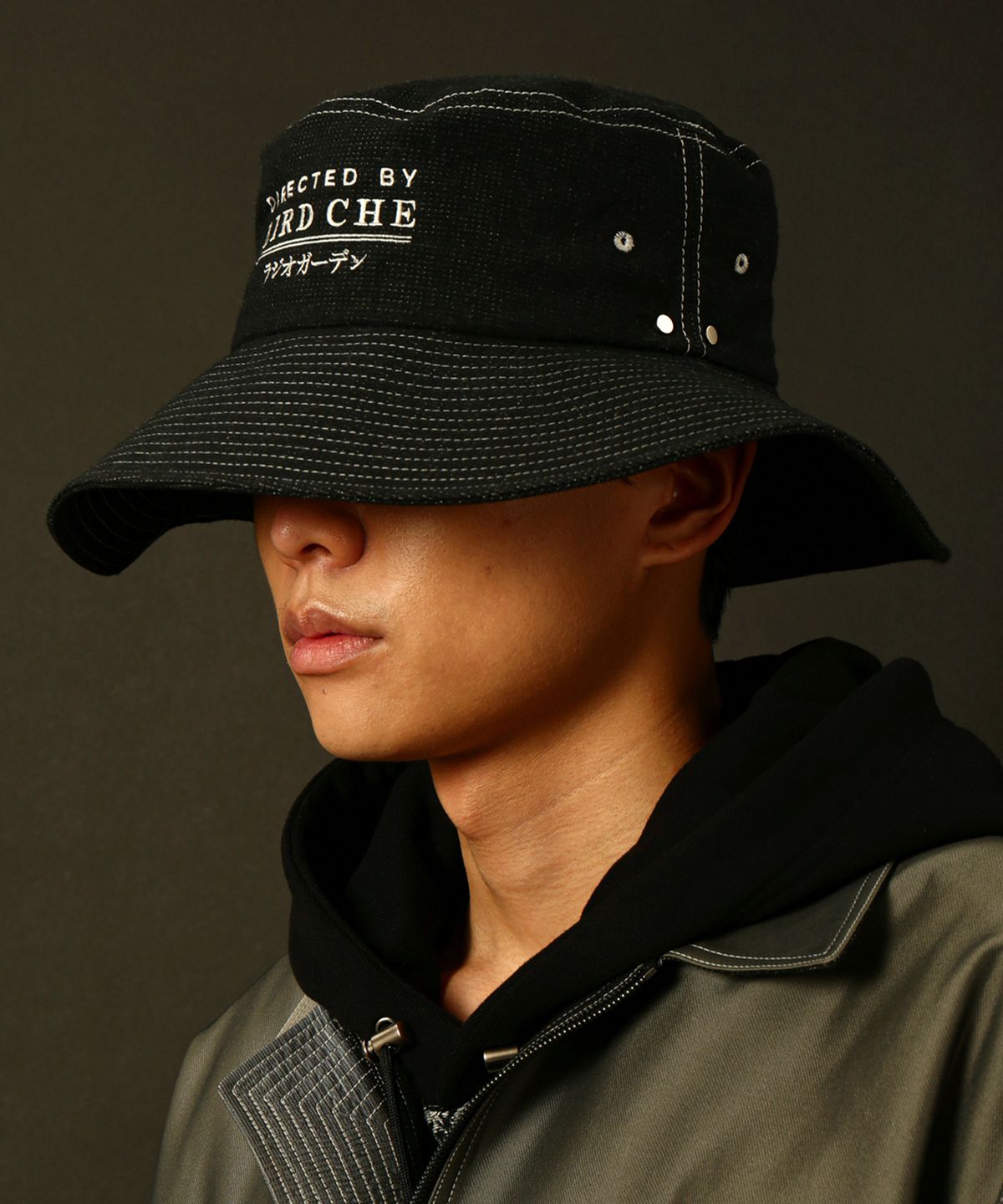 버드 체(BIRD CHE) BLACK COTTON EMBROIDERED BUCKET HAT