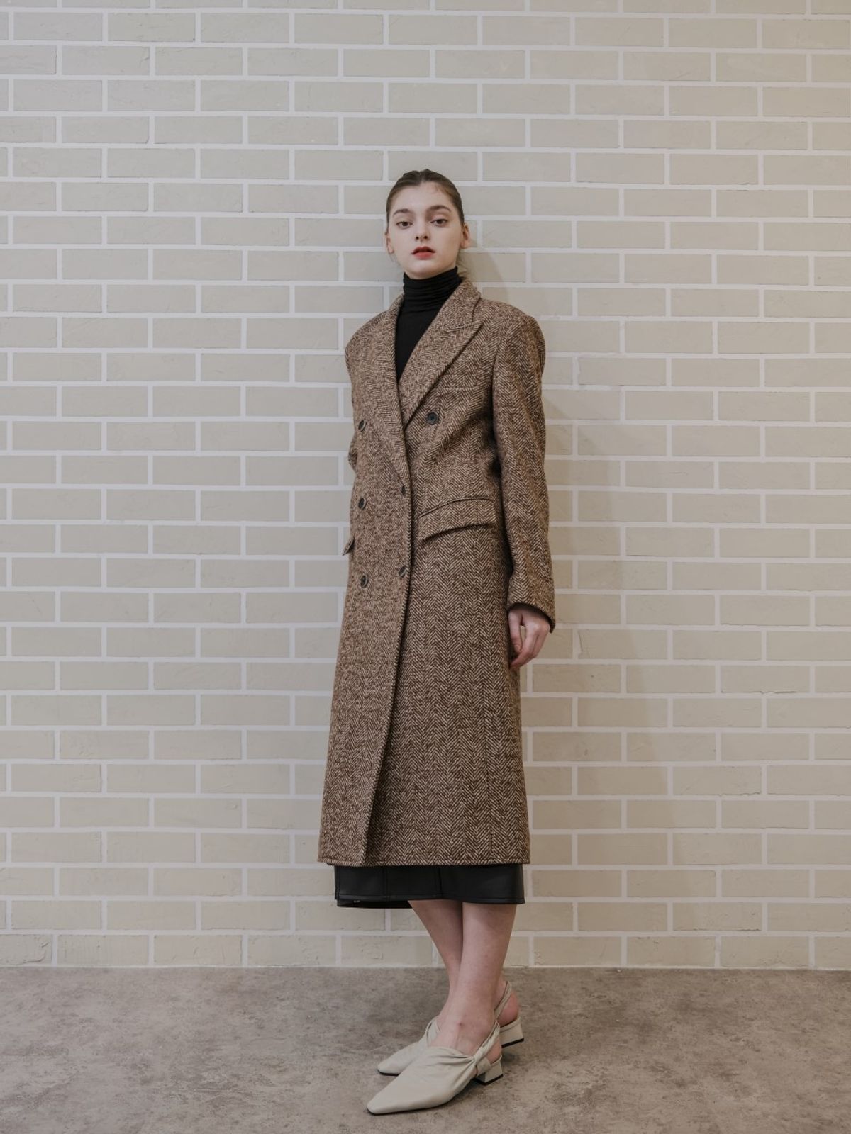 룬케이브(LUNECAVE) 울 헤링본 루즈핏 더블 브레스트 롱 코트_WOOL HERRINGBORN LOOSE-FIT DOUBLE BREAST LONG COAT