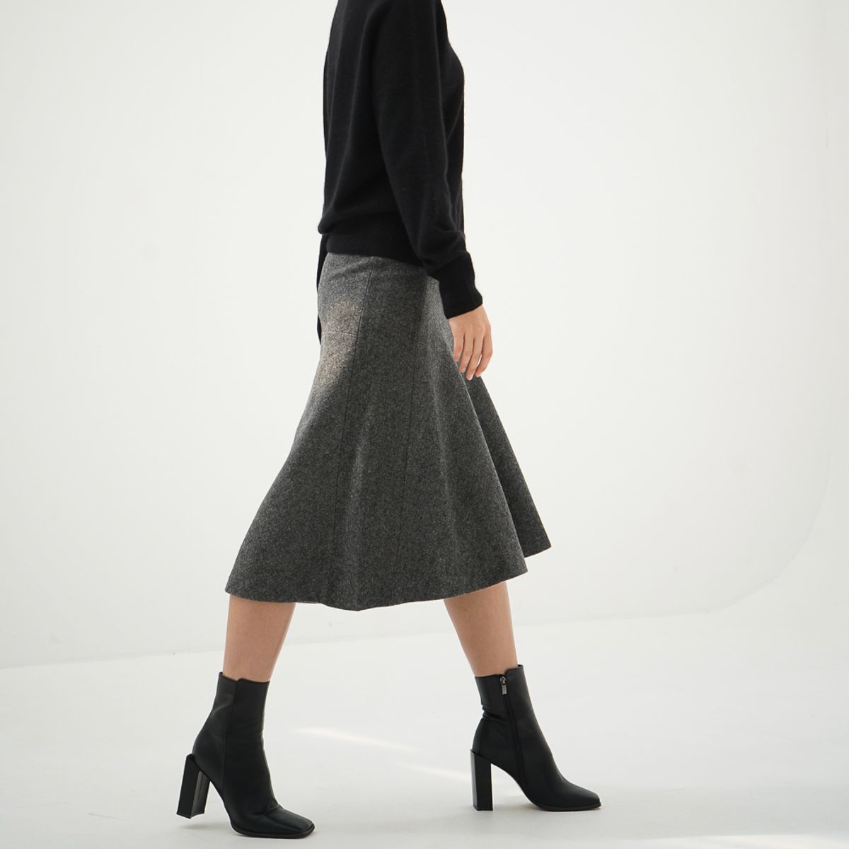 아쿠드(ACUD) Herringbone Flared Skirt_Black
