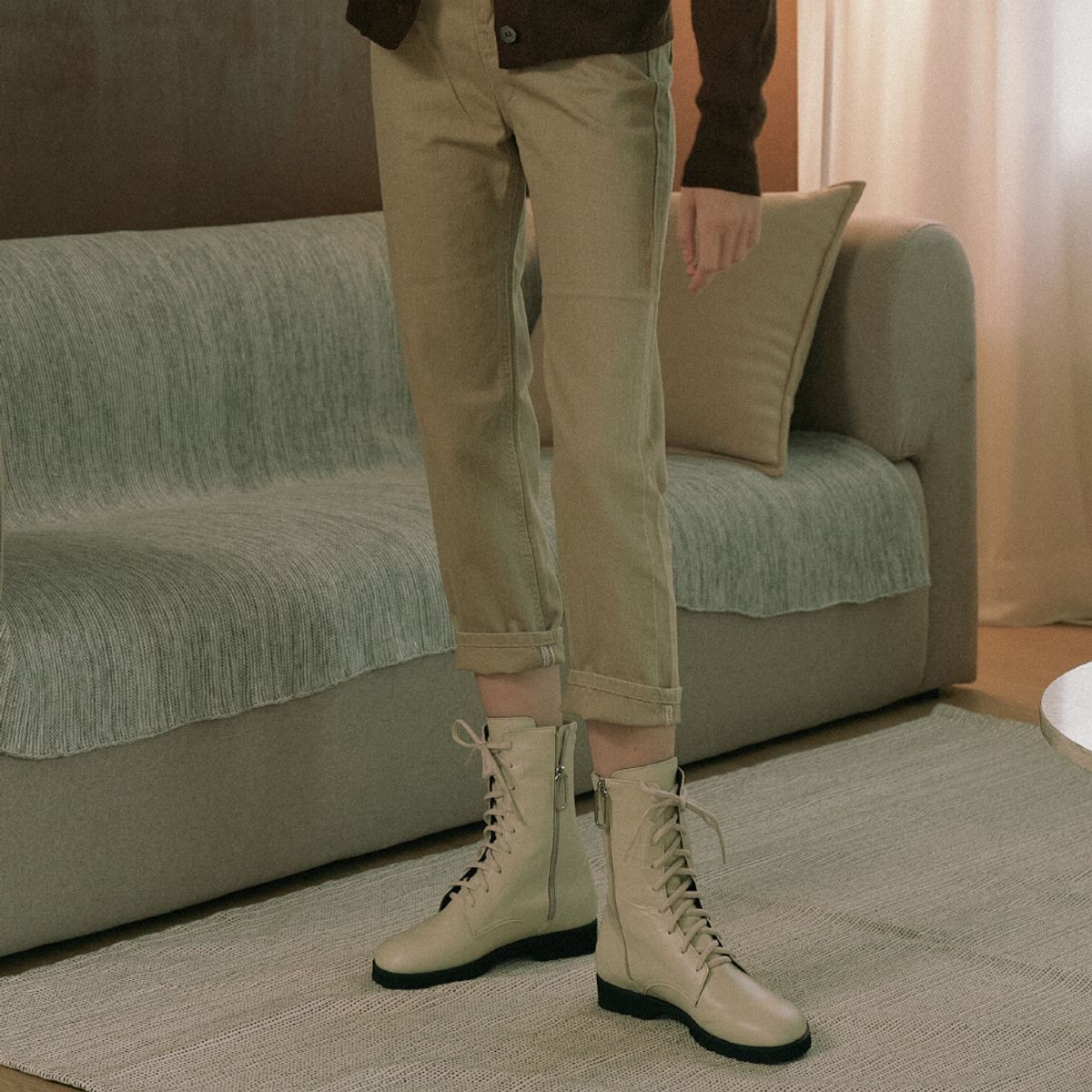 케리제이드(KERRIJADE) Flat Walker Boots_Ivory