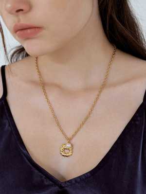 donut circle pearl necklace