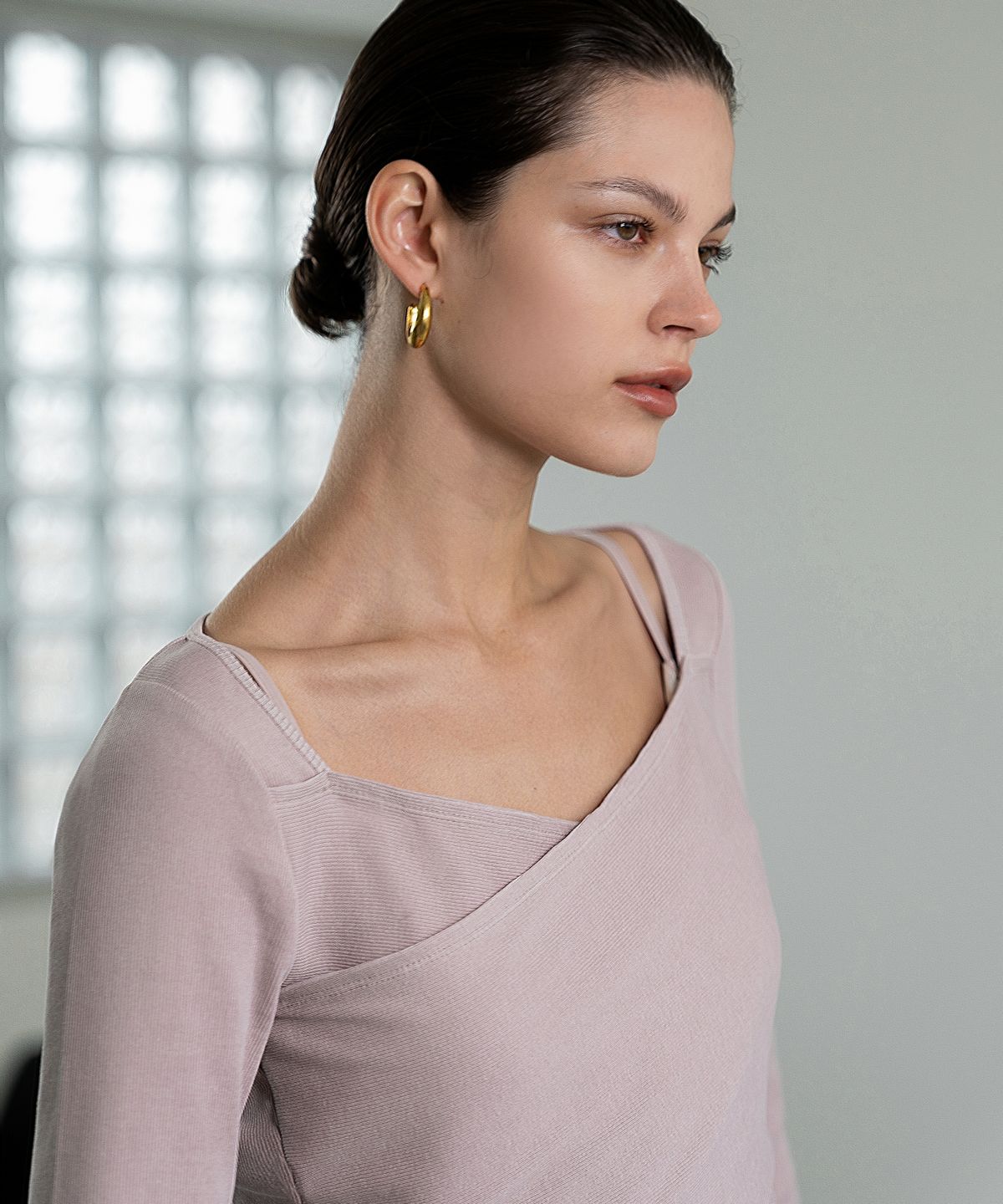 레트흐드레뚜왈(LETTRE DE LE TOILE) Crossover ribbed crop top (dusty pink)