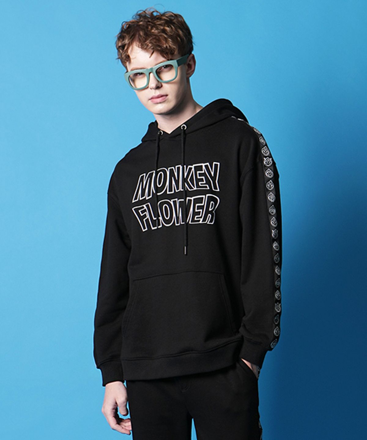 몽키플라워(Monkey Flower) 공용 이모지 웨빙트랙 스웻후드티셔츠/MF1WHD10U BLACK