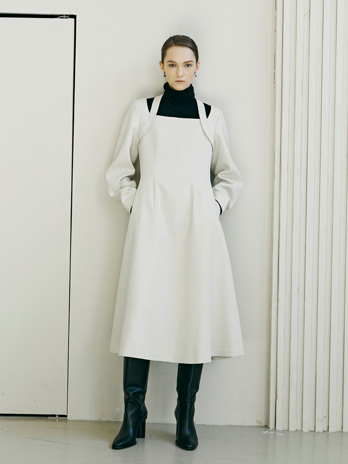 누브(NOUVE) Square Neck Herringbone Dress - Cream