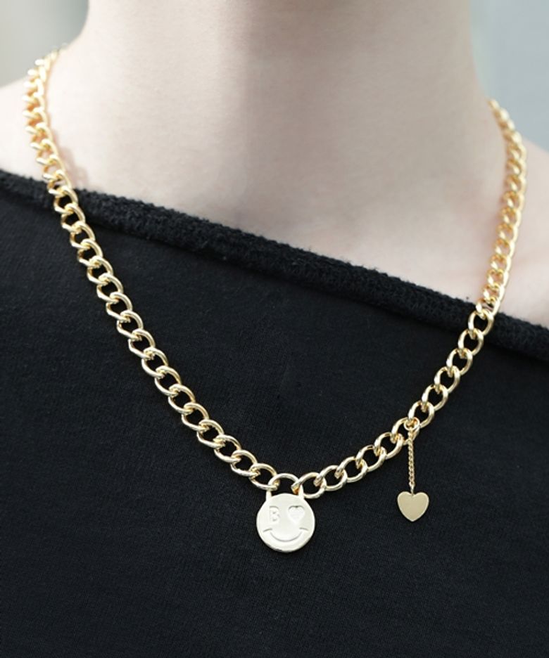 Heart smile bold curve chain Necklace  하트 스마일 팬던트 볼드 클립 체인 목걸이