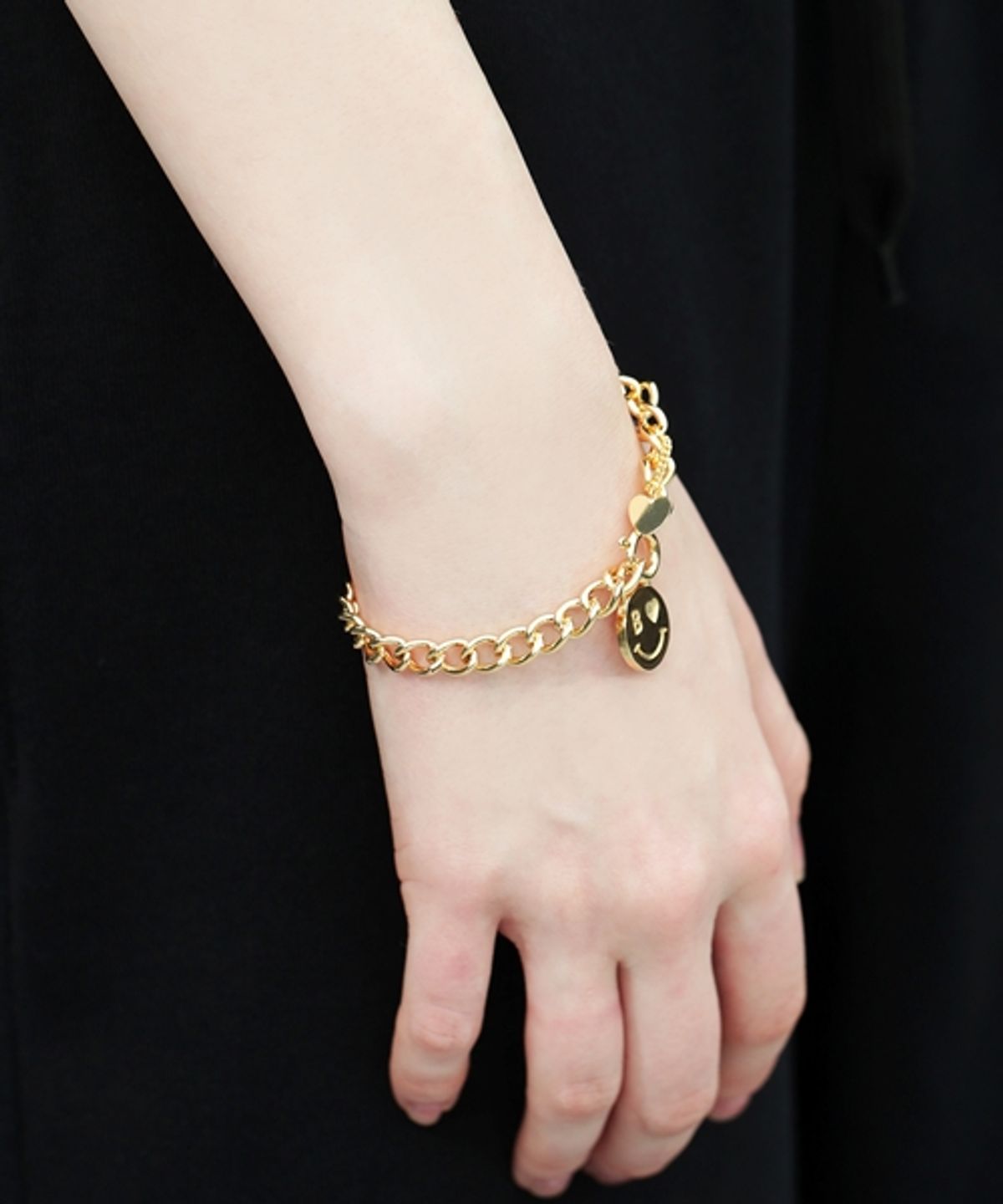 봉보(BONBEAU) Heart smile bold curve chain Bracelet 하트 스마일 팬던트 볼드 커브 체인 팔찌