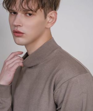 소프트 하프 터틀넥 니트_모카