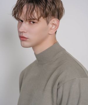 소프트 하프 터틀넥 니트_카키