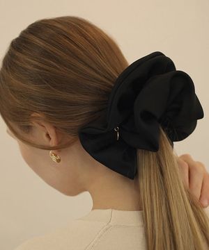 LV028 Gold pendant silk scrunchie
