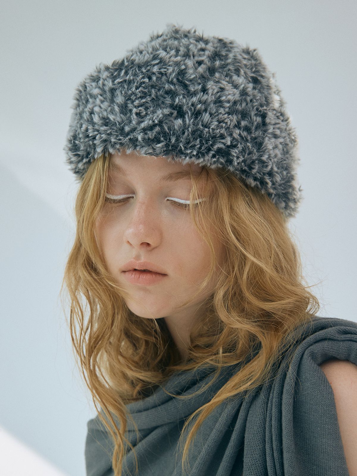 포에지담(POESIEDAME) [Let there be light] Fur beanie in Grey