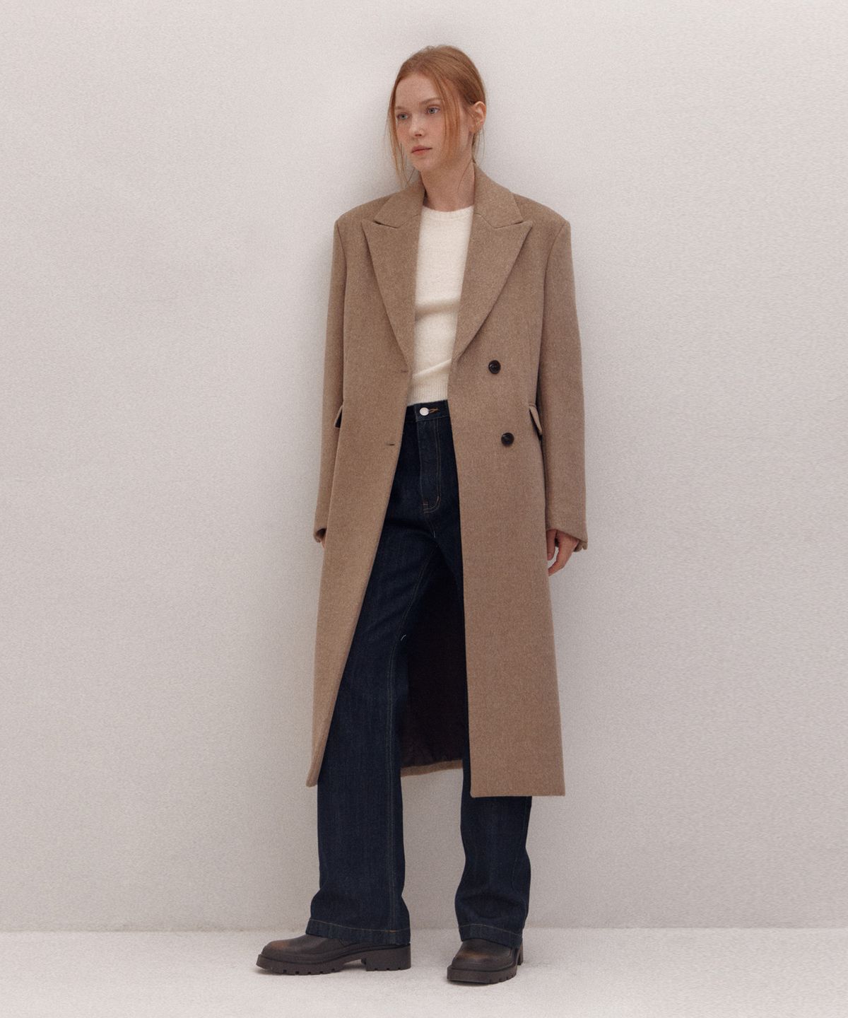 아바몰리(AVA MOLLI) PEAKED SEMI DOUBLE COAT (BEIGE)