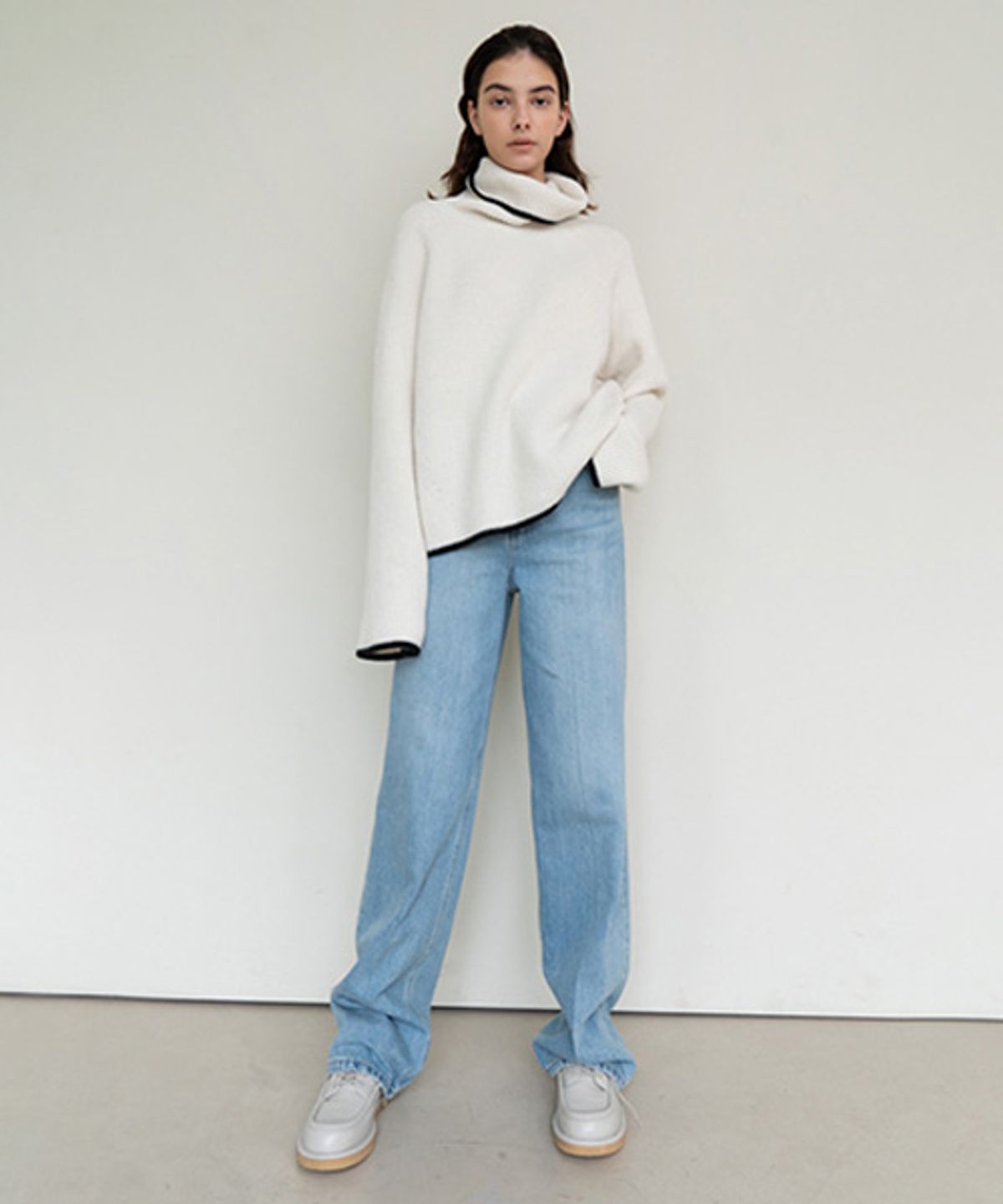 아바몰리(AVA MOLLI) LINE TURTLENECK KNIT  (IVORY)