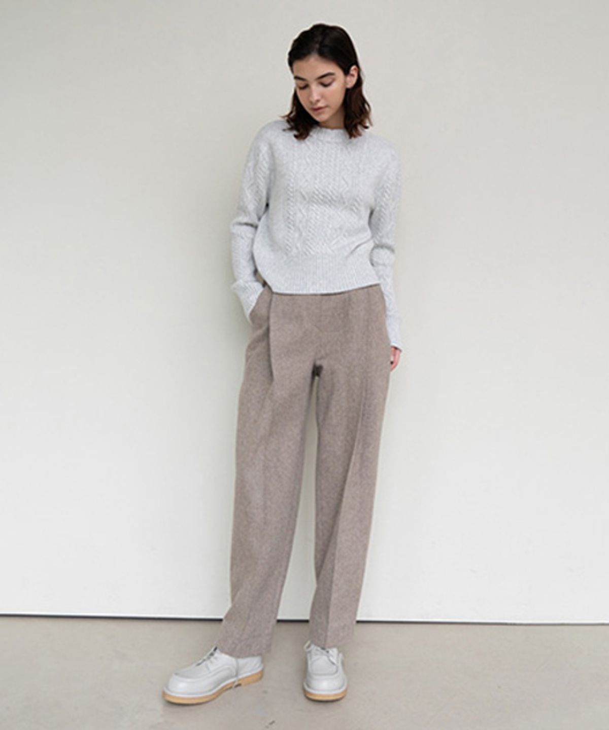 아바몰리(AVA MOLLI) ONE TUCK STRAP WOOL PT (OATMEAL)