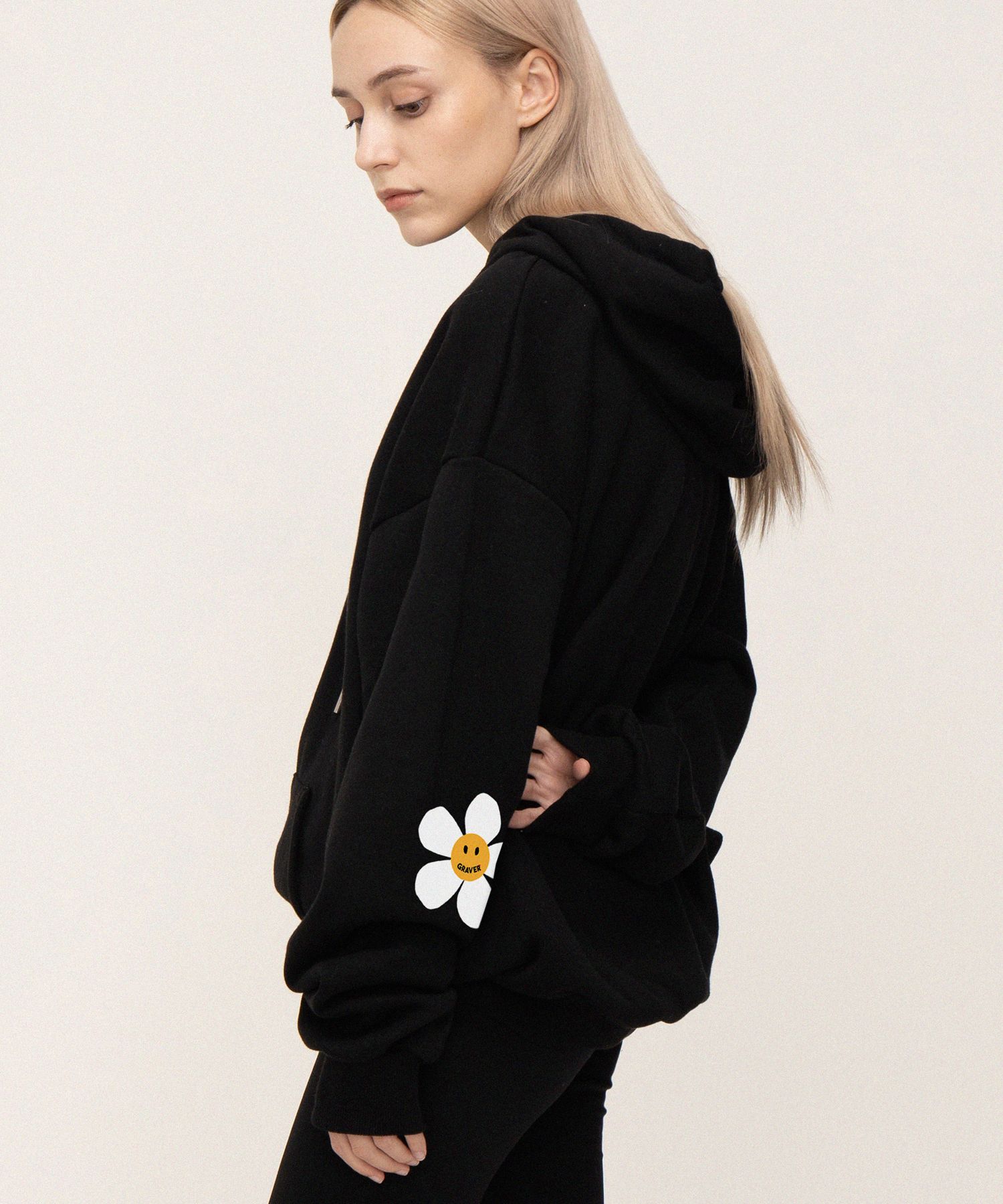 【GRAVER】Elbow Embroidery Dot Smile White Clip Jacket MUSINSA | GRAVER [UNISEX] ELBOW DOT WHITE CLIP FLEECE ZIP UP
