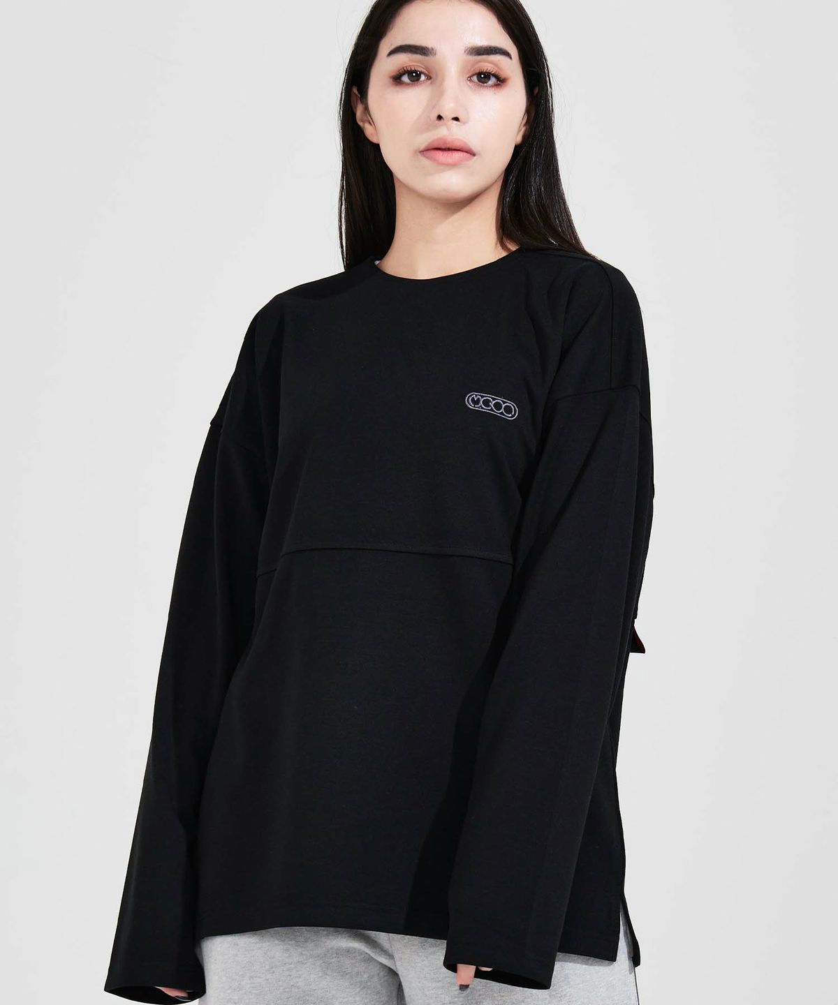 맥나인도씨(MAC 9ºC) 심플 오버핏 하프라인 긴팔 티셔츠_블랙