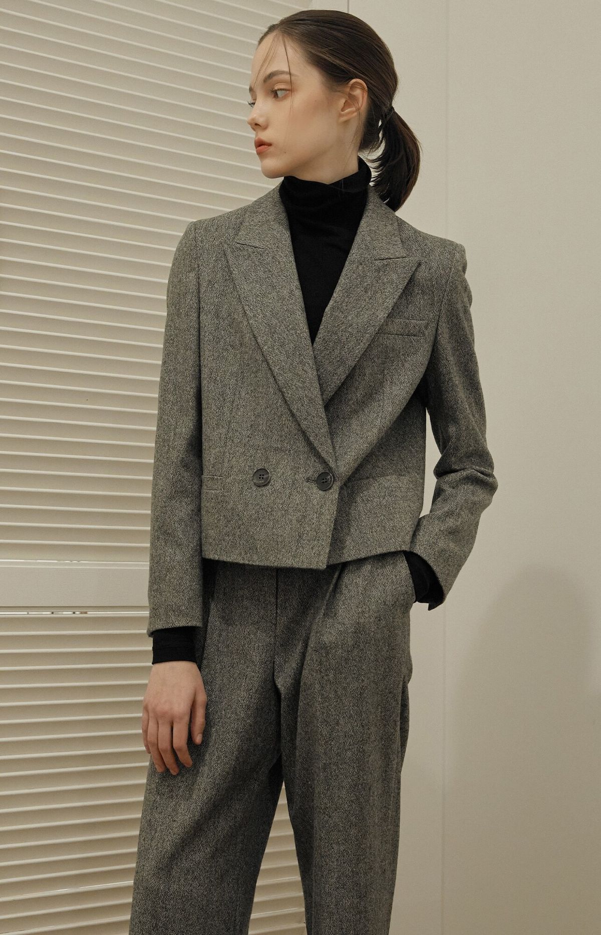 라인 스튜디오 원(LINE STUDIO ONE) melange wool cropped jacket JWJKLK4000