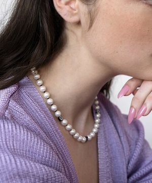 플뢰르 느와르 진주 네크리스